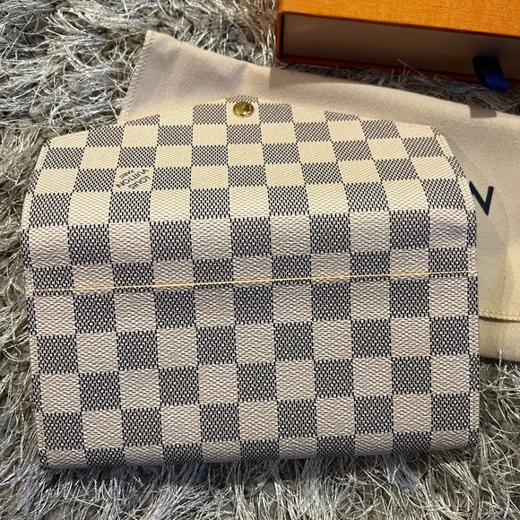 LOUIS VUITTON DAMIER AZUR SARAH WALLET - Picture 12 of 14